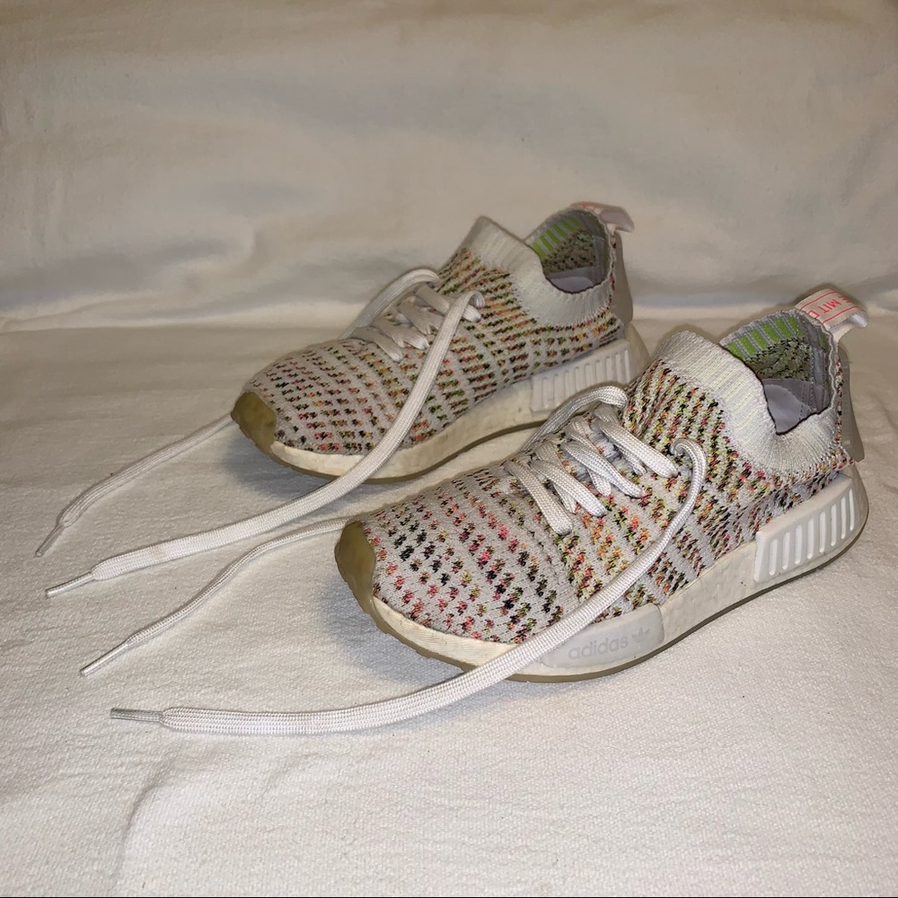 Women’s 6 ADIDAS NMD R1 STLT Cloud White Semi Solar Yellow Pink Sneakers